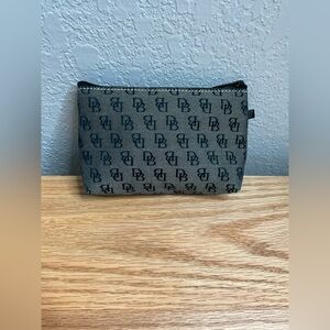 Dooney & Bourke small gray/black wristlet without strap zips has monogram DB